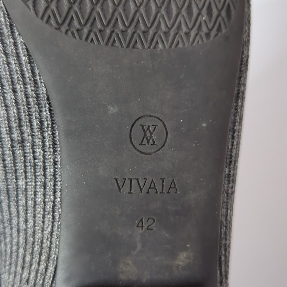Women's Gray Ribbed Slip-On Flats - Picture 5 of 10
